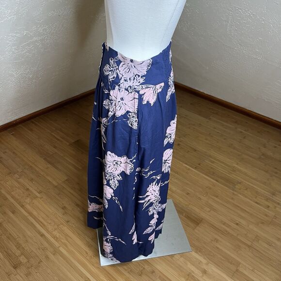 3/$30 Roxy Midi Skirt Womens Medium Mood Indigo Floral Button Front Smocked Back - Picture 11 of 12
